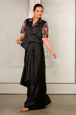 Load image into Gallery viewer, Black Top With Sequins Sleeves Imported Fabric